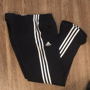 Adidas sweats KIDS size Medium 20$